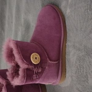 Ugg boots, Mini Bailey Button - sugar plum, size 6